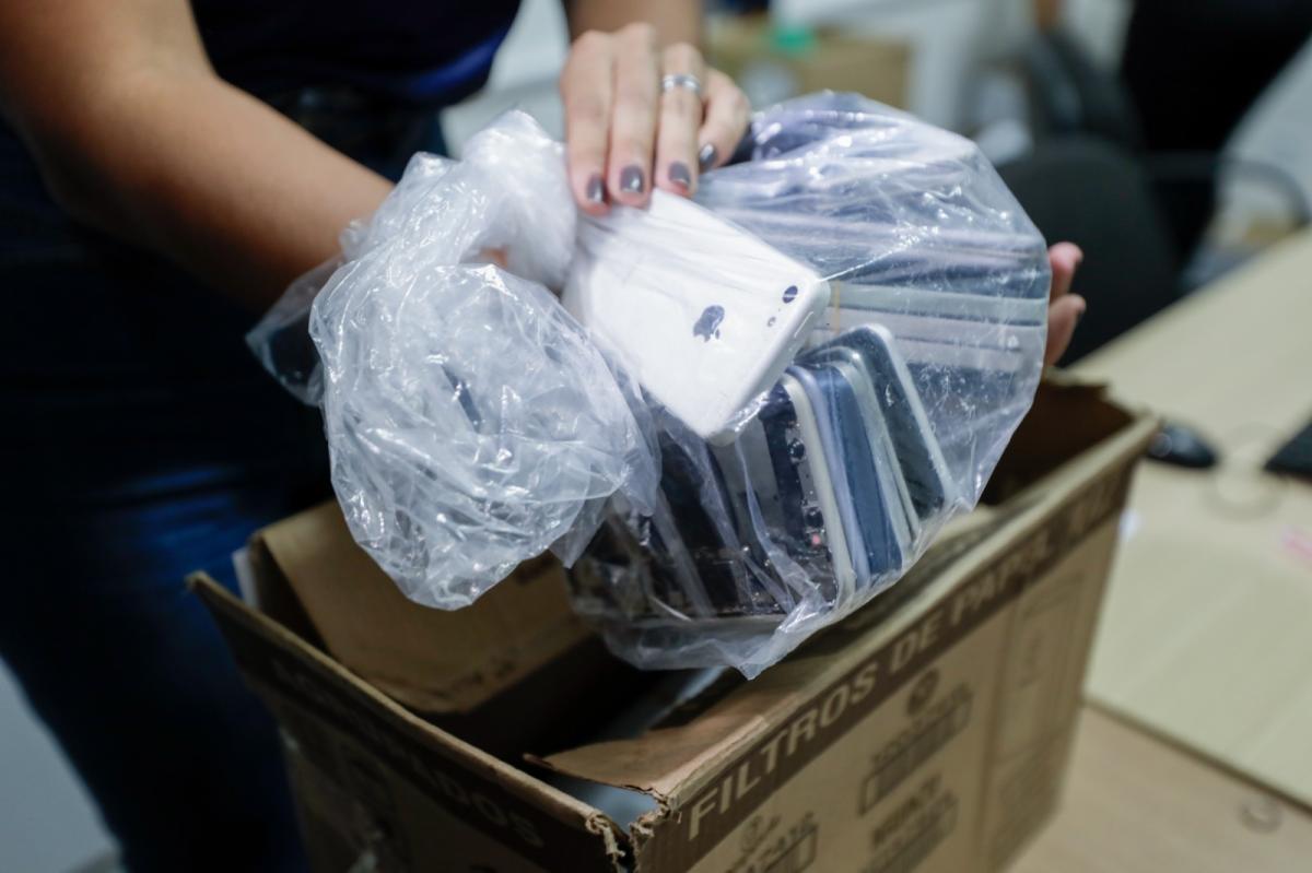 Governo do Amazonas lança novo edital para restituição de celulares