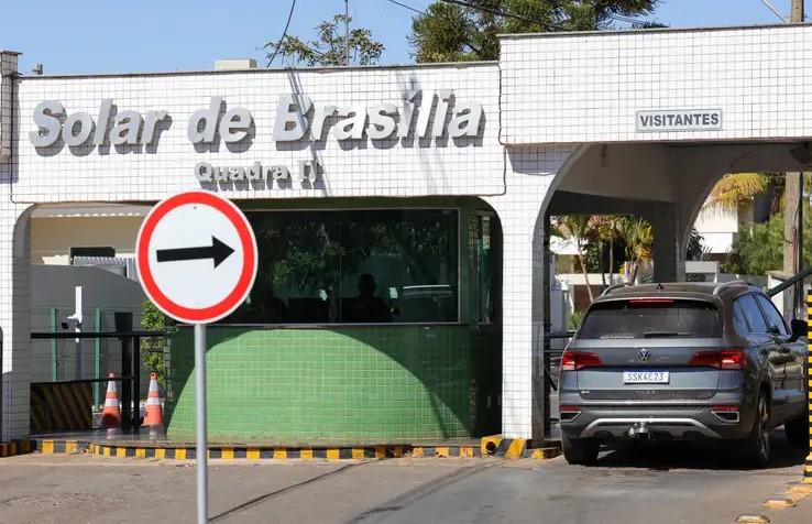 Moraes determina vigilância integral de Bolsonaro pela polícia penal