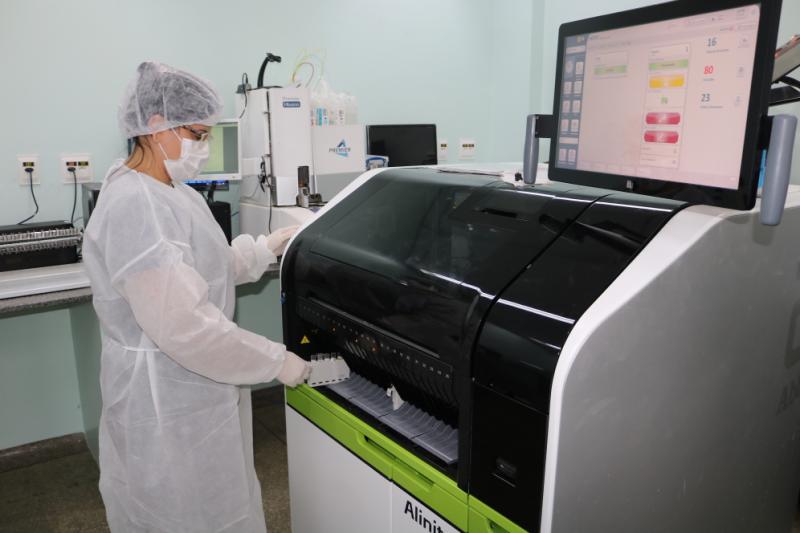 FCecon realiza quase meio milhão de exames laboratoriais de janeiro a agosto de 2025