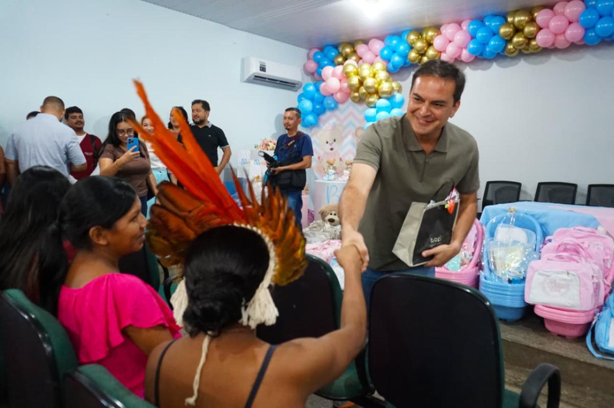 Parintins celebra a primeira infância com entrega de kits