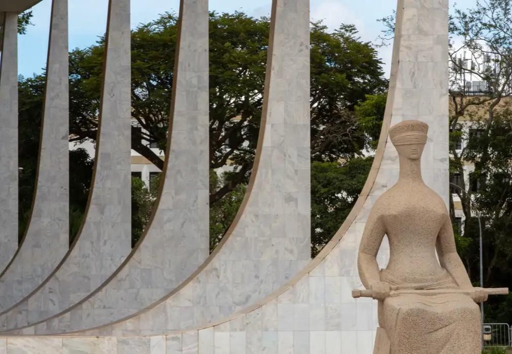 Defesa de Bolsonaro indica nove advogados para julgamento no STF