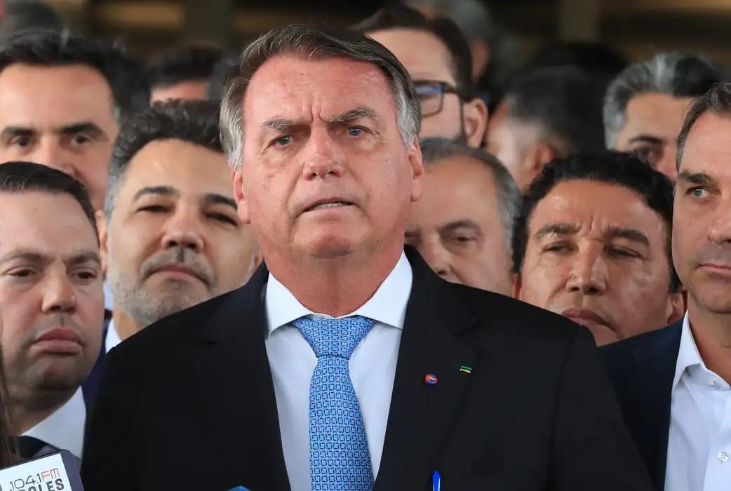 STF inicia julgamento de Bolsonaro e mais sete aliados