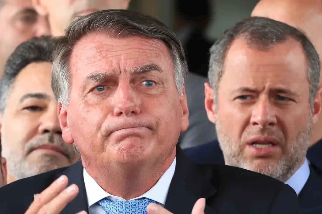 Por 4 a 1, STF condena Bolsonaro e mais sete pela trama golpista