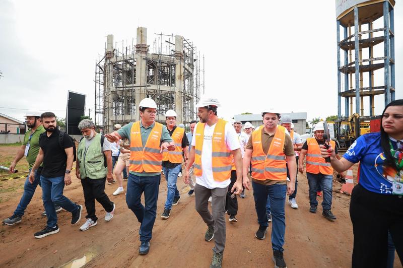 Prosai Parintins completa um ano de obras e já beneficia milhares de famílias no município