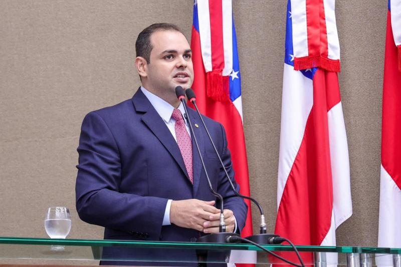 Roberto Cidade ressalta sanção de lei que amplia cuidados com saúde mental para toda a rede de ensino do Amazonas