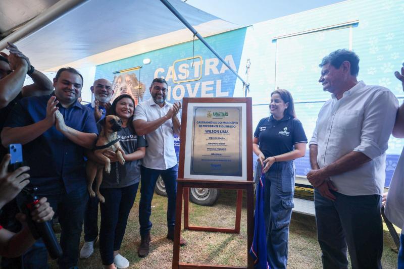 Em Presidente Figueiredo, Wilson Lima inaugura primeiro Castramóvel do interior e beneficia o setor social