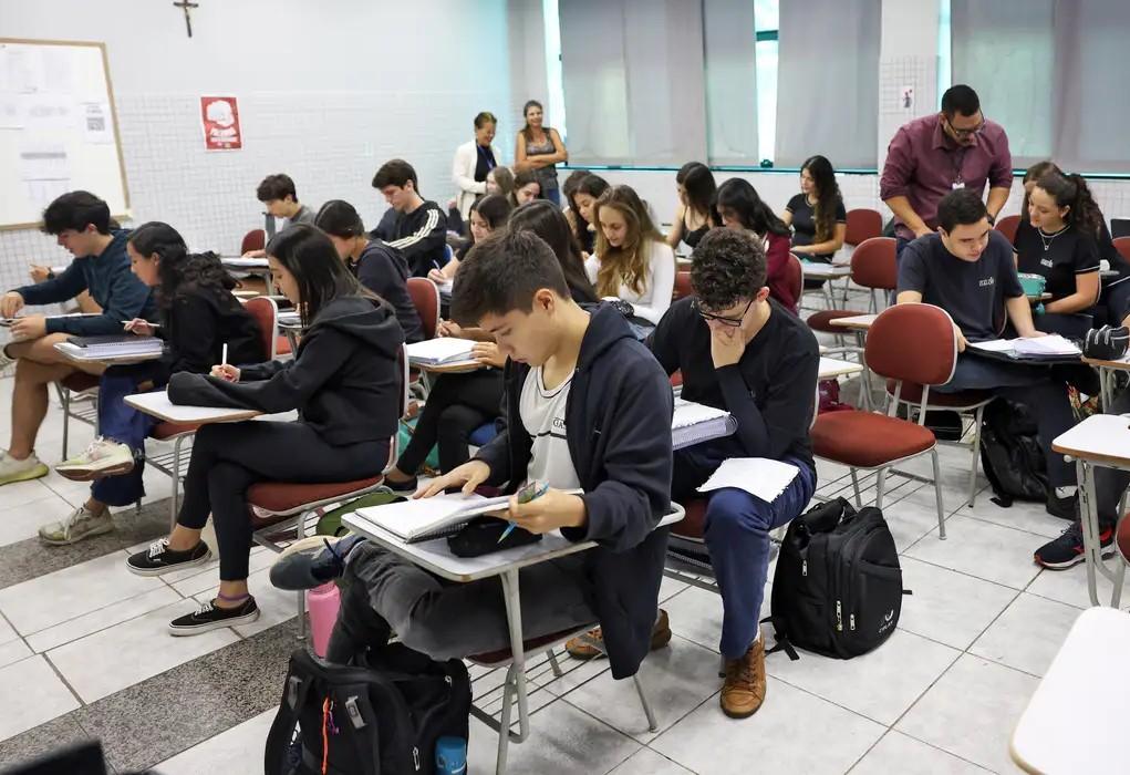 Fies/2025: MEC define regras para oferta de vagas remanescentes