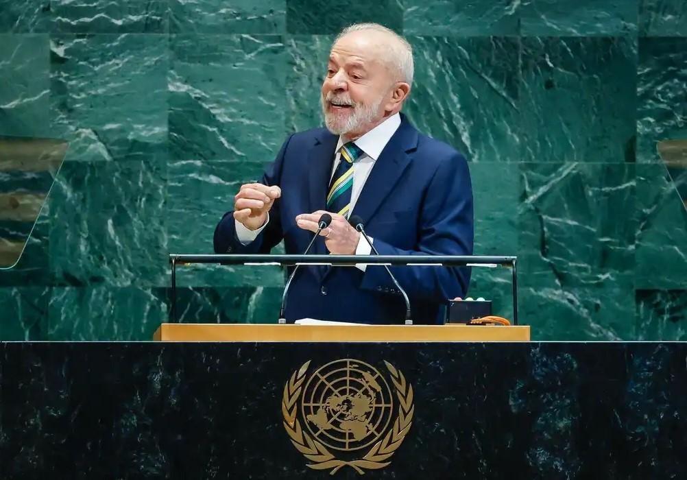 Lula critica sanções e diz que Brasil resiste na defesa da democracia