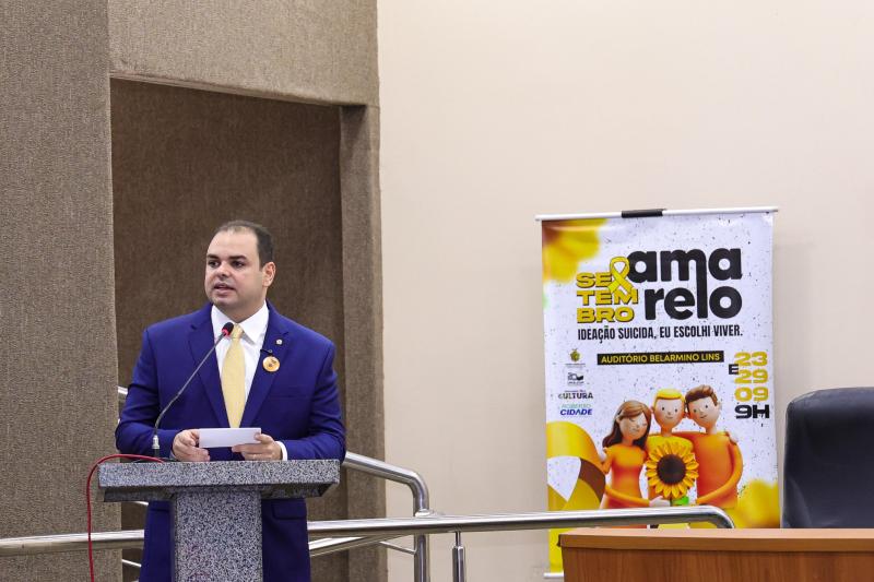 Roberto Cidade reforça atenção aos impactos do bullying e das fake news na saúde mental dos jovens