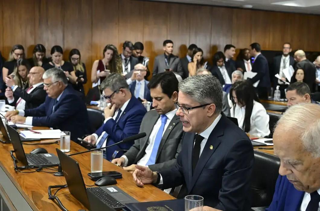 CCJ do Senado rejeita PEC da Blindagem por unanimidade