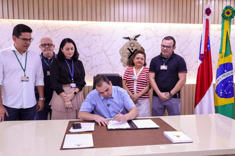 Roberto Cidade comemora número de inscritos para o concurso público da Aleam e alerta para data limite de inscrições