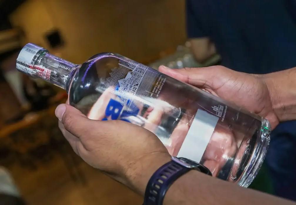 Policiais descobrem laboratório de falsificação de bebidas no DF
