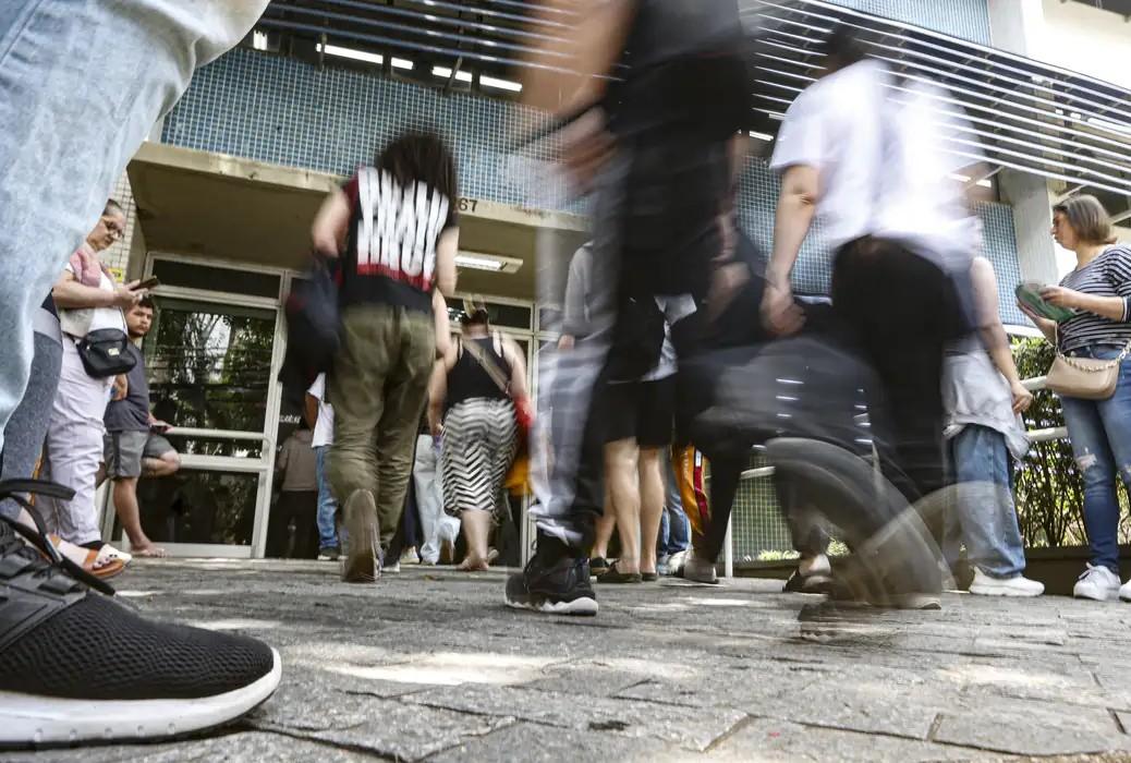 CNU 2025: mais de 760 mil candidatos fazem as provas objetivas hoje