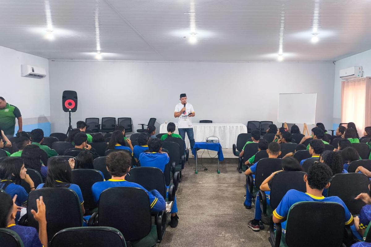 Prefeitura de Parintins promove aulas preparatórias para o SAEB 2025