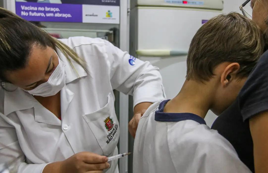 Vacina contra HPV reduz em 58% casos de câncer de colo de útero