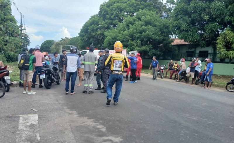 Adolescente se envolve em acidente na rua Massaranduba, em Parintins