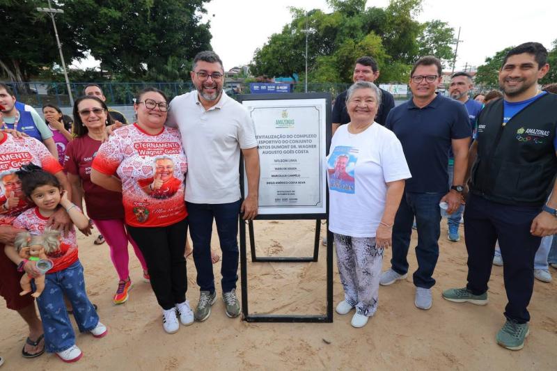 Governador Wilson Lima entrega complexo esportivo revitalizado no conjunto Santos Dumont na véspera do Dia das Crianças