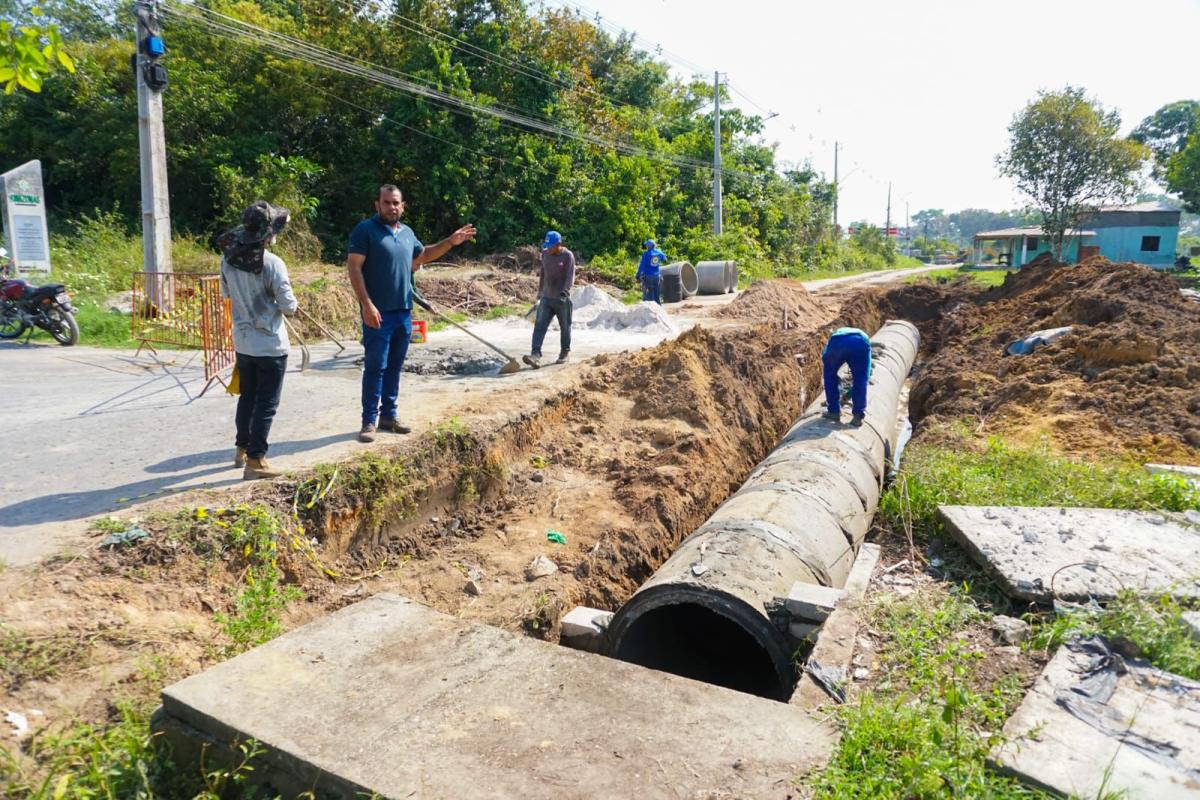 Prefeito Mateus Assayag intensifica obras de drenagem no Macurani Prefeito Mateus Assayag intensifica obras de drenagem no Macurani