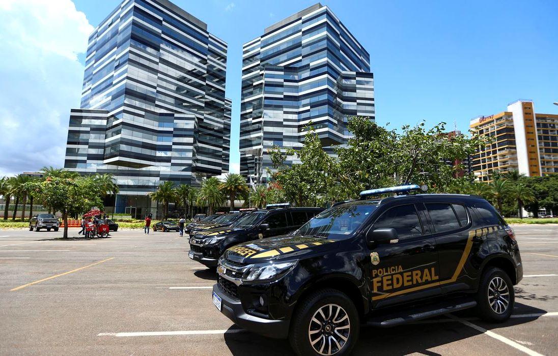 PF quer investigar entrada de ex-assessor de Bolsonaro nos EUA
