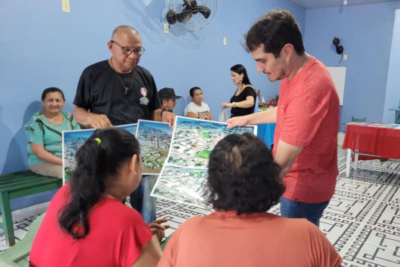 Reunião do Prosai leva esclarecimentos a famílias beneficiadas pelo programa, em Parintins