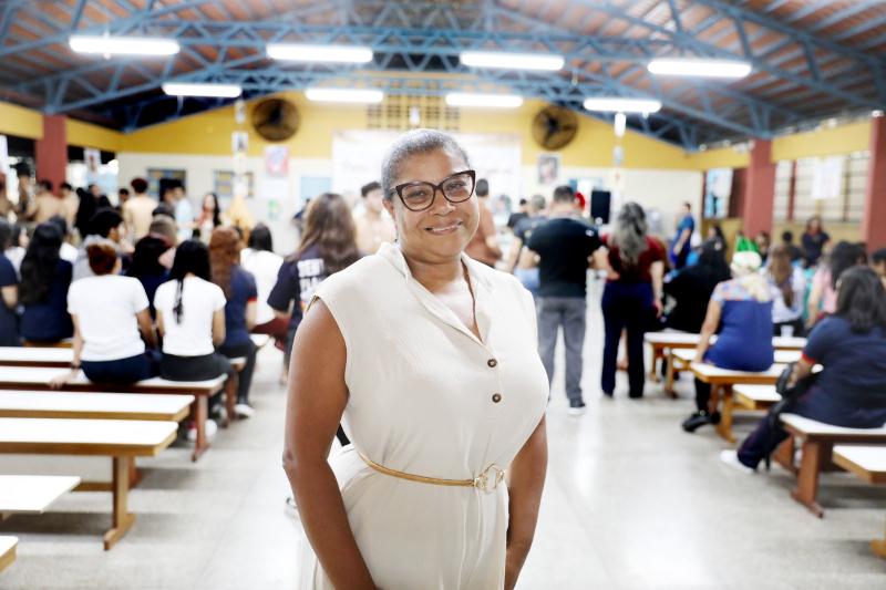 Educadora da rede estadual recebe título de professora do ano da Associação Brasileira de Ensino de Biologia Educadora da rede estadual recebe título de professora do ano da Associação Brasileira de Ensino de Biologia