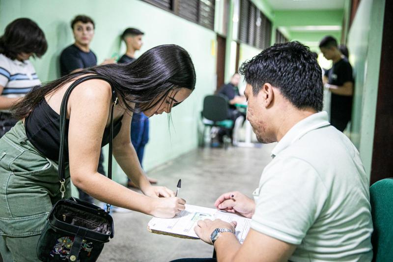 UEA encerra Provas do Vestibular e SIS com balanço positivo e clima de tranquilidade em todo o Amazonas UEA encerra Provas do Vestibular e SIS com balanço positivo e clima de tranquilidade em todo o Amazonas