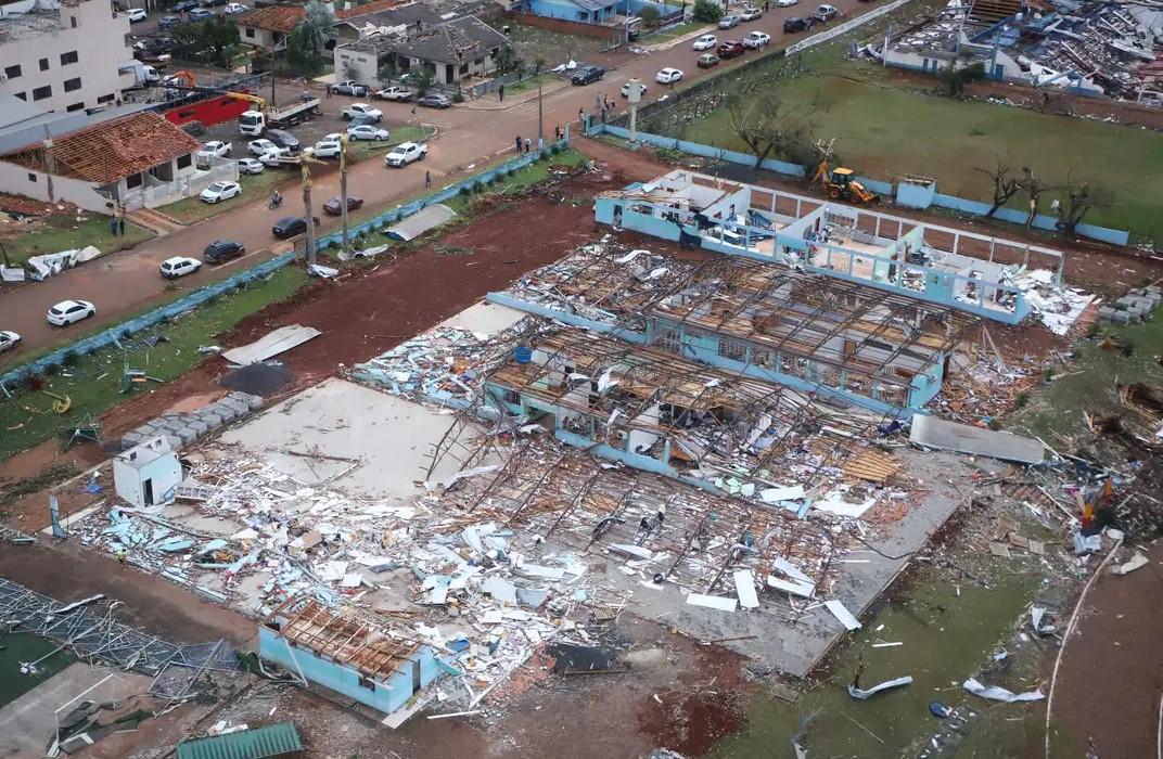 Número de feridos chega a 750 após passagem de tornado pelo Paraná