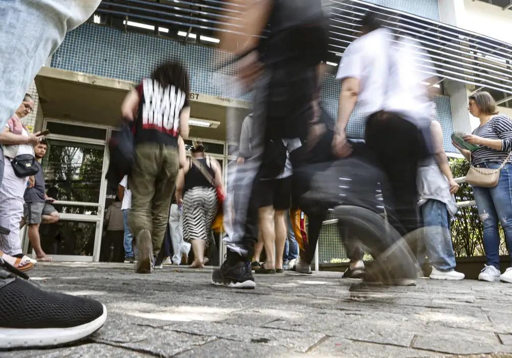 Enem 2025: 4,8 milhões participam do 1° dia de provas neste domingo