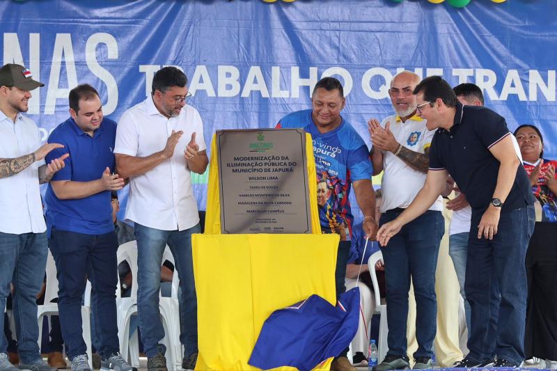 Em agenda no Médio Solimões, governador Wilson Lima faz entregas para infraestrutura dos municípios
