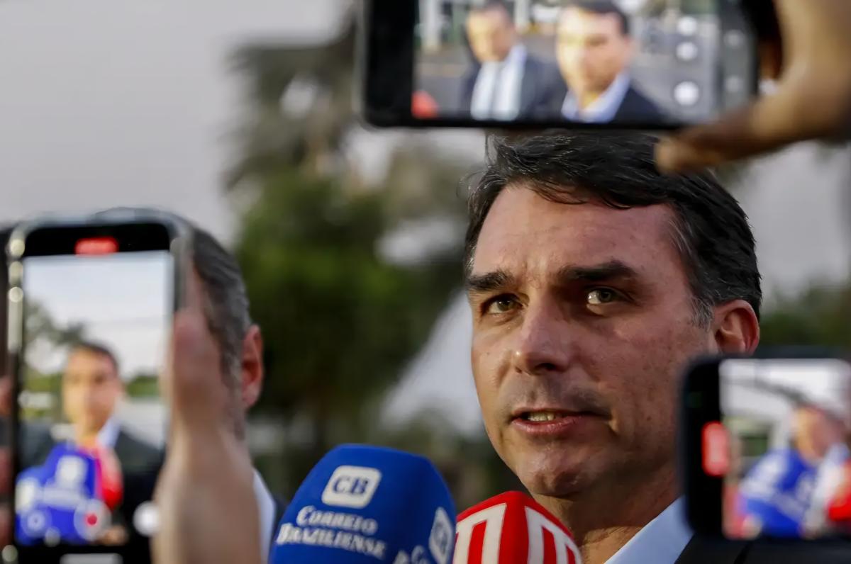 Moraes autoriza a visita dos filhos de Bolsonaro na PF