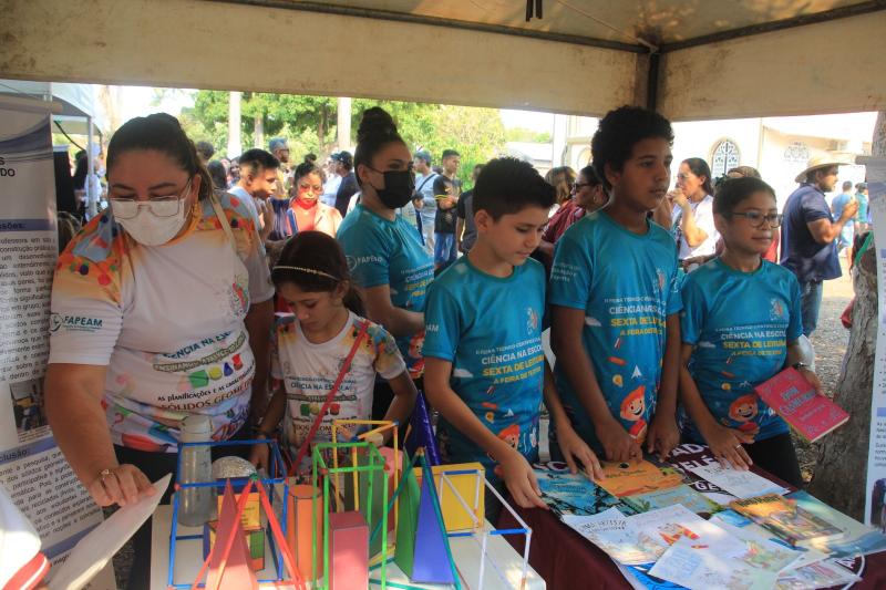 Projetos do Programa Ciência na Escola, da Fapeam, são apresentados em Feira Técnico-Científica, em Parintins