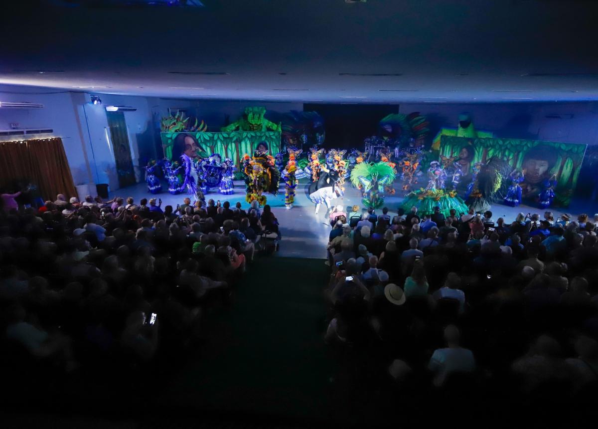 Boi Caprichoso abre temporada de shows para turistas internacionais