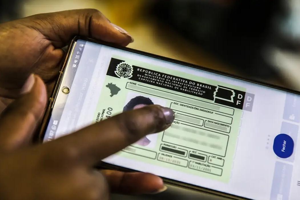 Contran aprova resolução que retira exigência de autoescola para CNH