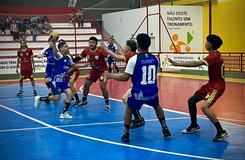 Handebol define semifinalistas do 4° Copão 'Eu Amo Parintins' de Bairros
