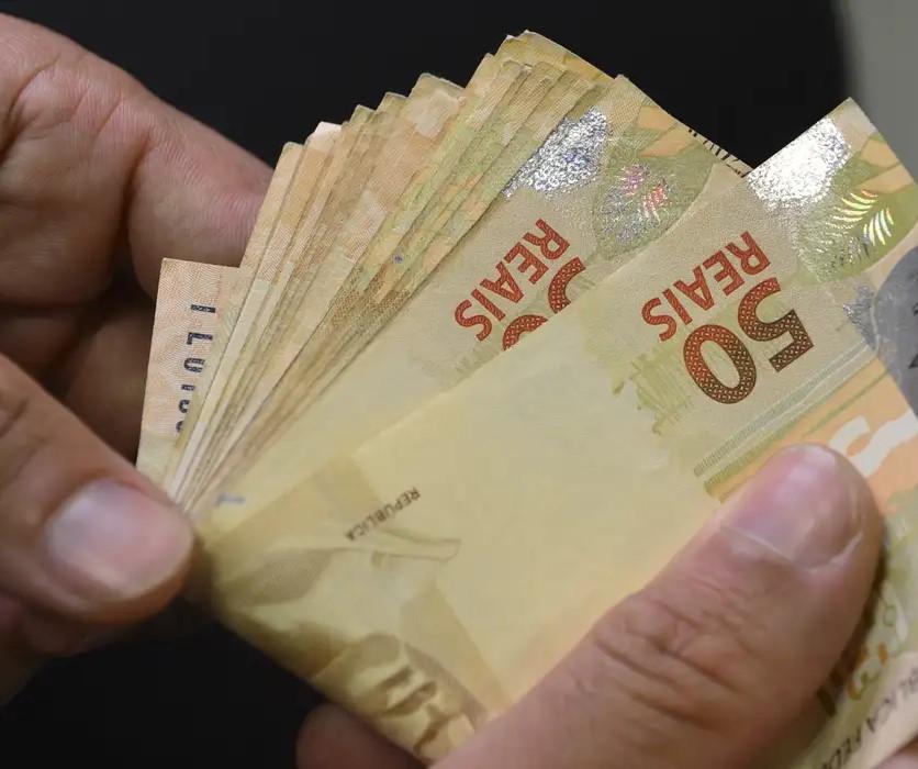 Segunda parcela do 13º salário deve ser paga até a próxima sexta-feira