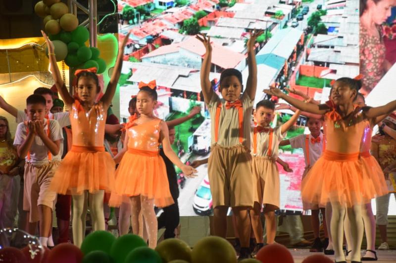 Prefeitura de Parintins promove espetáculo natalino e emociona o público que lotou a Praça Cristo Redentor