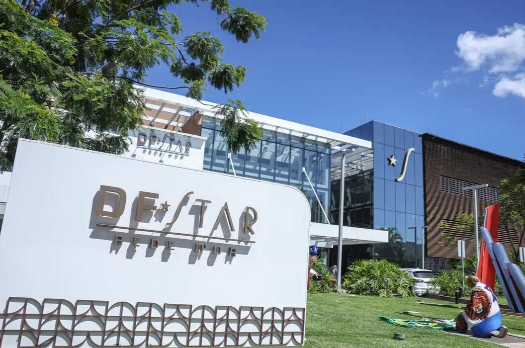 Jair Bolsonaro é internado para ser submetido a cirurgia na quinta