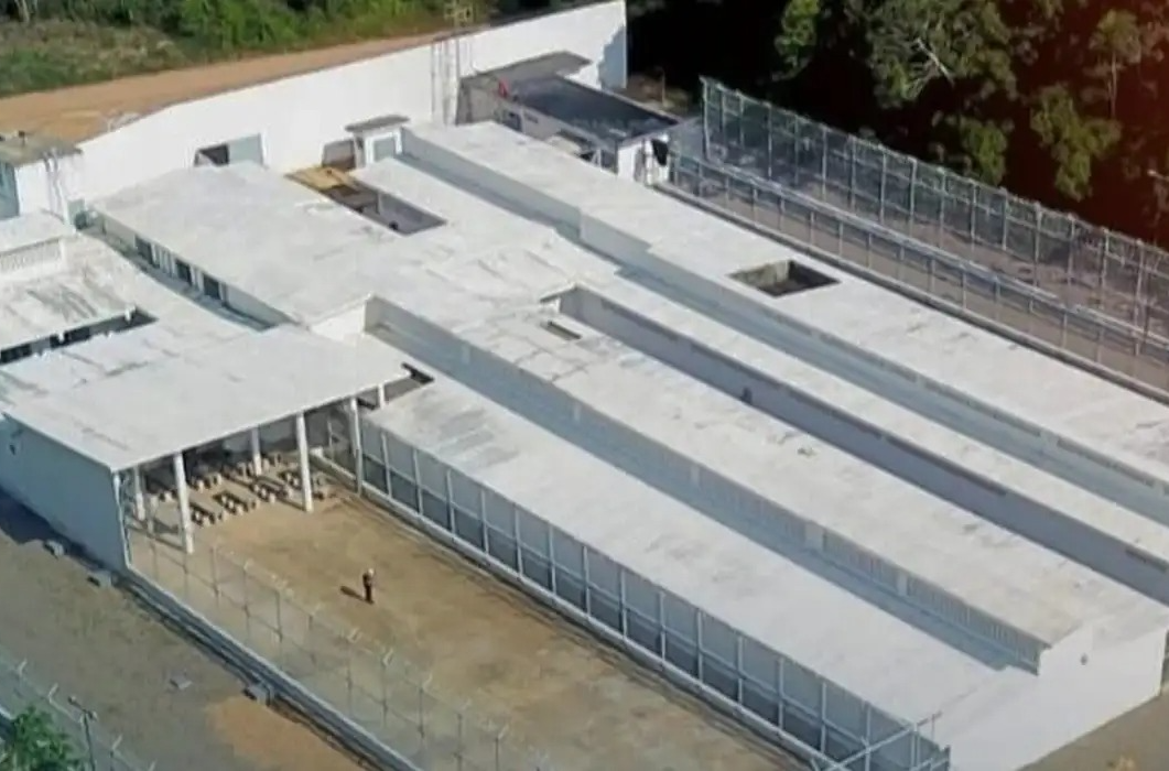 Após fuga, autoridades procuram 12 detentos de prisão em Maués