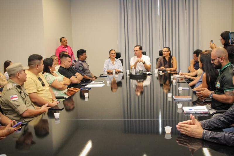 Concurso Público: prefeito de Parintins, Mateus Assayag, anuncia licitação para contratar empresa executora