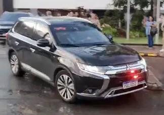 Bolsonaro recebe alta hospitalar e volta a cumprir pena na PF