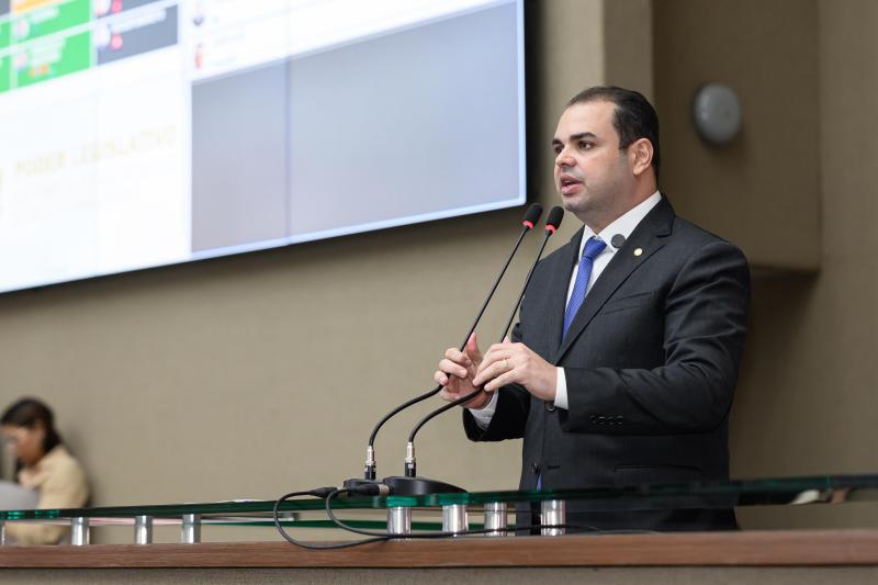 Roberto Cidade apresenta Projeto de Lei para proteger consumidor de taxas ocultas em hospedagens