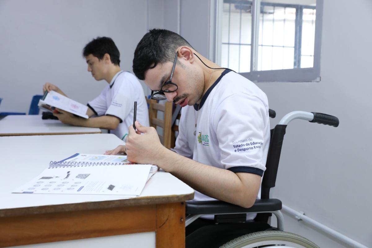 Transferência e matrícula de alunos com deficiência inicia na segunda-feira