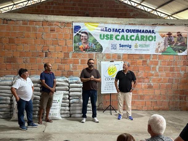Semig entrega 6 toneladas de calcário em Itacoatiara e reforça combate às queimadas e ao desmatamento