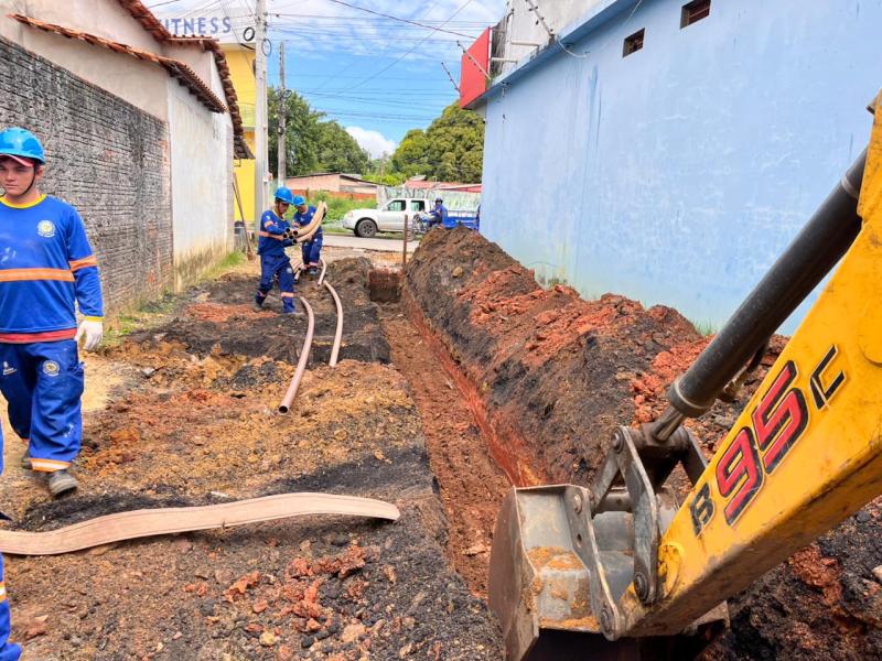 Moradores do São Francisco comemoram substituição da rede de distribuição de água do bairro