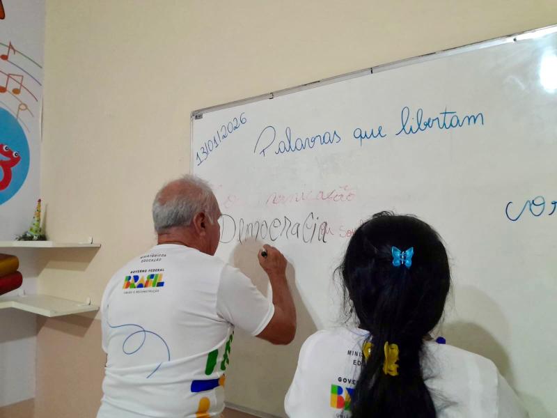 Programa Brasil Alfabetizado avança em Parintins com foco na zona rural e comunidades indígenas