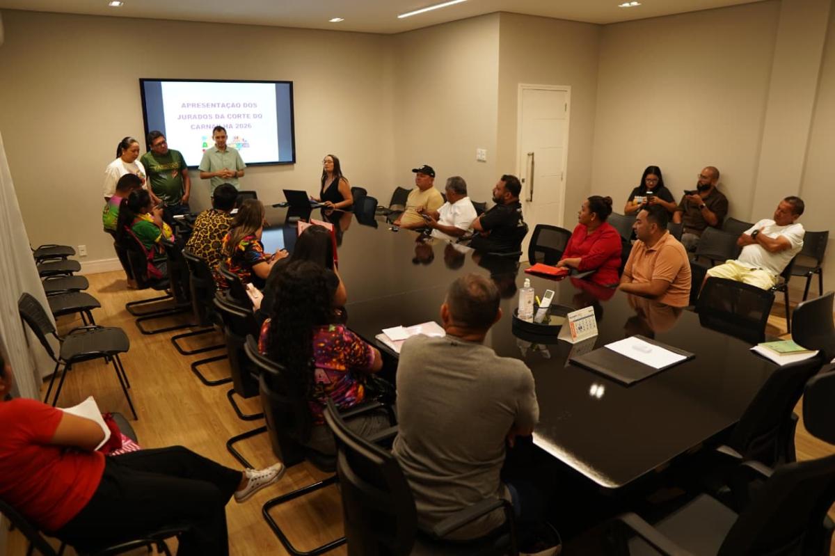 Prefeitura de Parintins apresenta jurados da Corte do Carnailha 2026