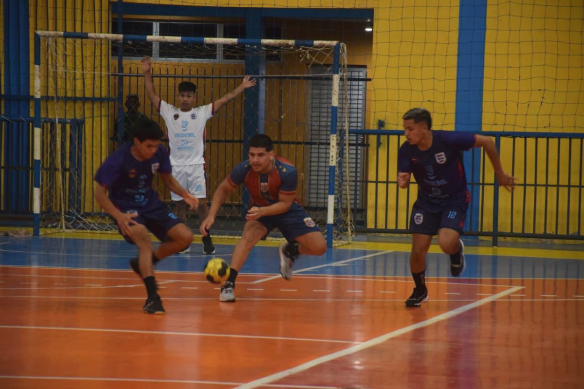 Copa de Handebol 'Eu Amo Parintins' inicia com 18 equipes