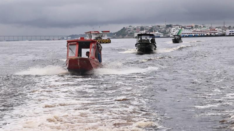 Corpo de Bombeiros do Amazonas encontra corpo de passageiro desaparecido em naufrágio da Lancha Lima de Abreu XV