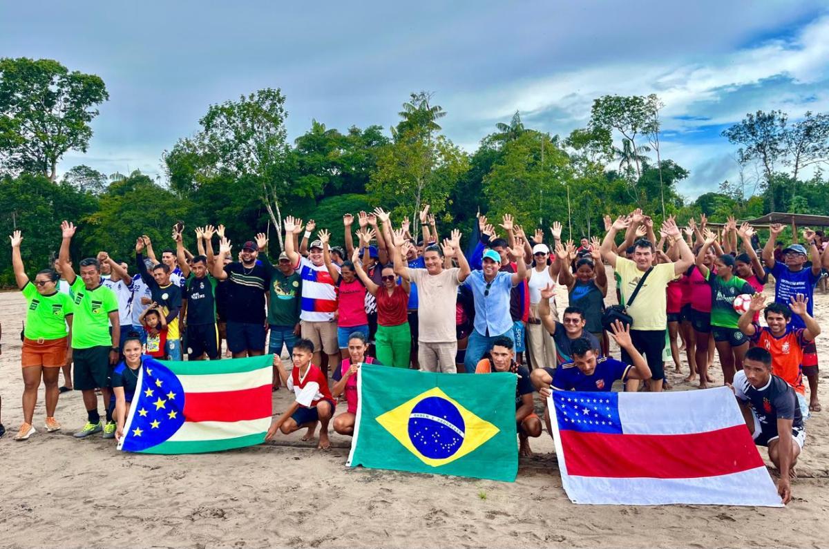 Prefeitura de Parintins incentiva copa de futebol de areia na zona rural