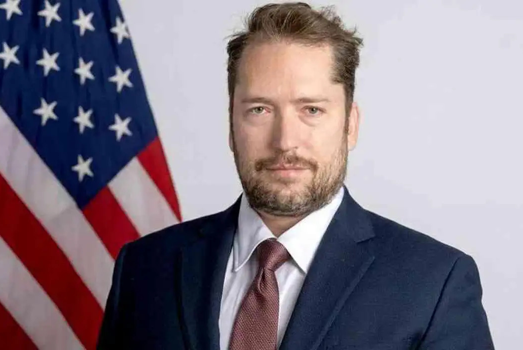 Bolsonaro pede autorização para receber assessor de Trump na prisão